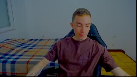 Carlos Reyes online show from April 13, 7:09 am