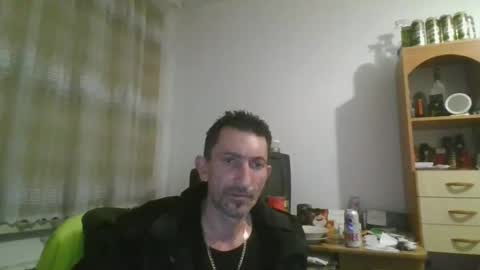Snapshot of prosexualny chatting on December 25, 12:37 am Mariusz online show from December 25, 12:37 am