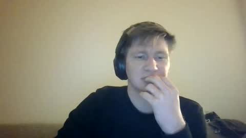 punkindrublic25 online show from December 18, 3:13 am