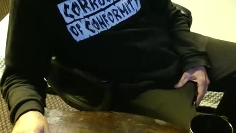 Jojo online show from November 3, 7:45 am