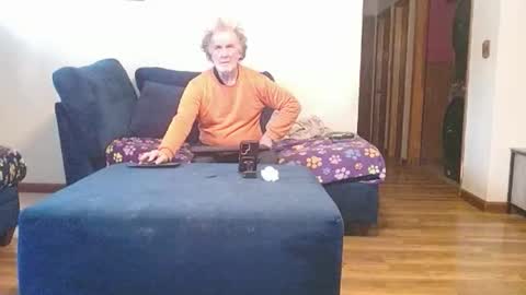 Mark online show from February 10, 7:40 pm