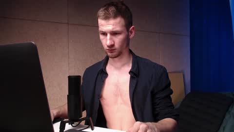 Snapshot of rainbow_farmer_james chatting on December 27, 5:59 pm Rainbow James online show from December 27, 5:59 pm