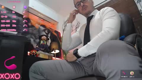 Snapshot of randylukehot chatting on October 15, 10:01 am randylukehot online show from October 15, 10:01 am
