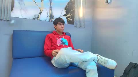 raphael_nyon1 online show from March 25, 4:38 am