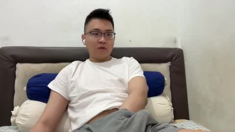 Snapshot of ratedepic17 chatting on January 9, 9:58 pm randomnaut online show from January 9, 9:58 pm
