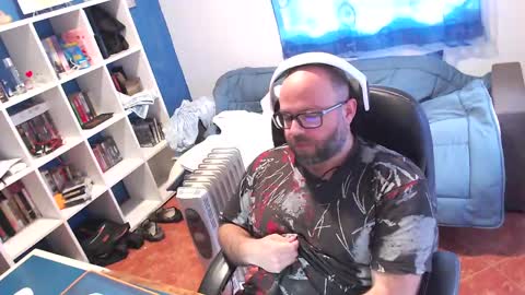 ravingr3d3 online show from March 20, 1:59 pm