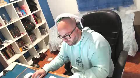 ravingr3d3 online show from March 3, 9:43 pm