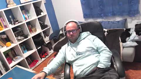 ravingr3d3 online show from November 8, 9:18 pm