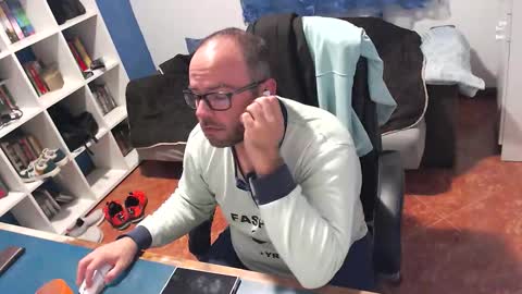 ravingr3d3 online show from November 12, 11:20 pm