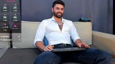 Snapshot of rawadam chatting on December 8, 10:30 am Adam online show from December 8, 10:30 am