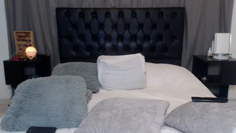 Ray online show from February 26, 1:32 am