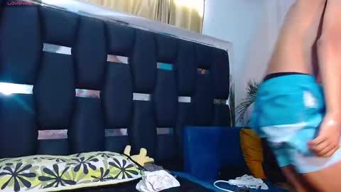 Snapshot of raydevil_ chatting on January 26, 6:06 pm Rayn online show from January 26, 6:06 pm