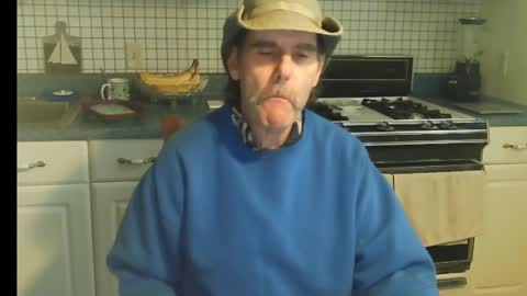 Snapshot of raylene4u2 chatting on October 10, 8:35 pm Ray online show from October 10, 8:35 pm