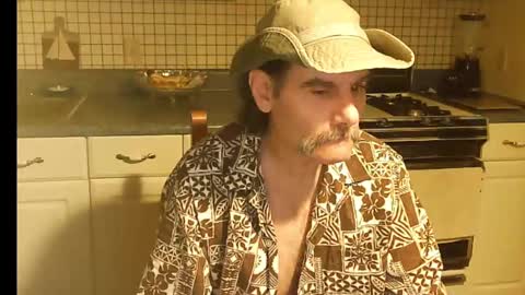 Snapshot of raylene4u2 chatting on October 2, 7:45 am Ray online show from October 2, 7:45 am