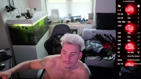 Rayzel online show from March 7, 4:27 pm