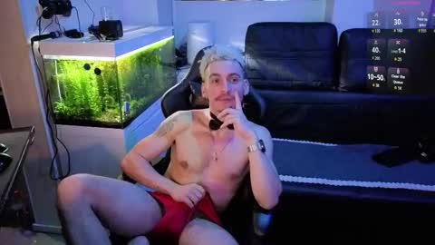 Rayzel online show from February 3, 2:53 am