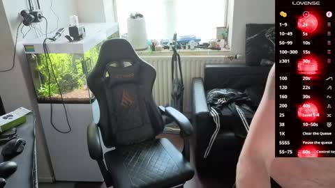 Rayzel online show from March 28, 4:18 pm