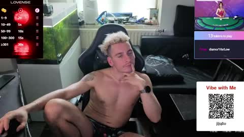 Rayzel White online show from May 21, 6:23 pm