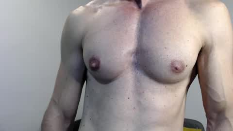 razorramon13 online show from December 4, 4:05 pm