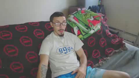 Snapshot of realace9 chatting on January 5, 3:23 pm realace9 online show from January 5, 3:23 pm