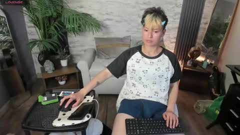 redhood_1_ online show from March 25, 4:16 am