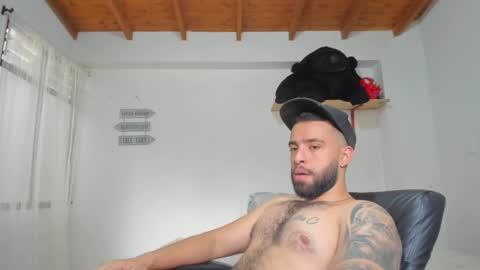 Snapshot of remy_sten chatting on January 28, 9:29 pm Rmy Steen online show from January 28, 9:29 pm