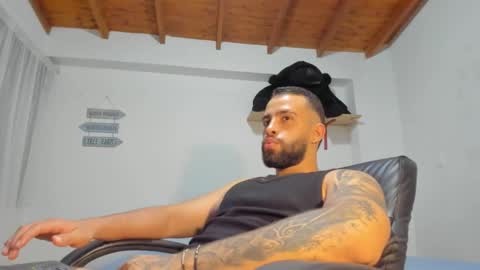 Snapshot of remy_sten chatting on February 22, 12:38 am Rmy Steen online show from February 22, 12:38 am