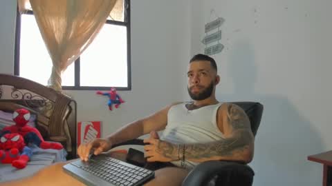 Snapshot of remy_sten chatting on December 21, 9:36 pm Rmy Steen online show from December 21, 9:36 pm