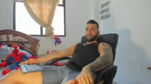 Snapshot of remy_sten chatting on December 28, 10:02 pm Rmy Steen online show from December 28, 10:02 pm