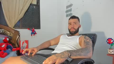 Snapshot of remy_sten chatting on December 5, 2:42 am Rmy Steen online show from December 5, 2:42 am