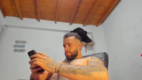 Snapshot of remy_sten chatting on February 20, 12:30 am Rmy Steen online show from February 20, 12:30 am