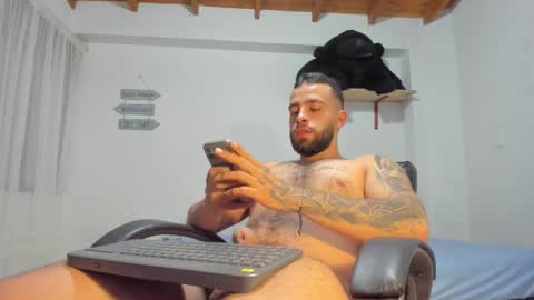Snapshot of remy_sten chatting on February 24, 11:52 pm Rmy Steen online show from February 24, 11:52 pm