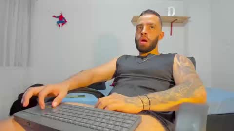 Snapshot of remy_sten chatting on September 13, 2:12 am Rmy Steen online show from September 13, 2:12 am