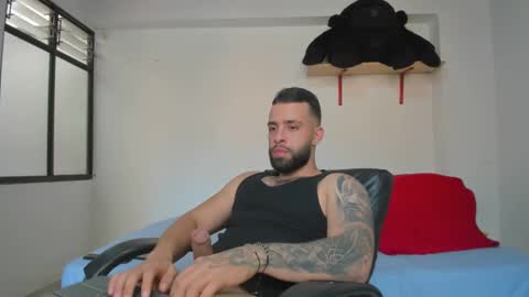 Snapshot of remy_sten chatting on January 8, 9:01 pm Rmy Steen online show from January 8, 9:01 pm