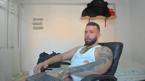 Snapshot of remy_sten chatting on January 29, 9:39 pm Rmy Steen online show from January 29, 9:39 pm