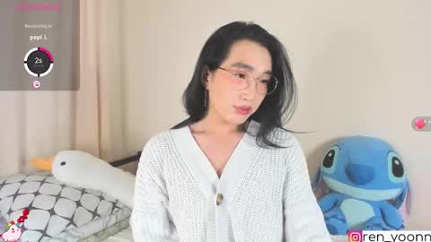 Snapshot of ren_yoonn chatting on September 24, 11:25 pm Ren online show from September 24, 11:25 pm