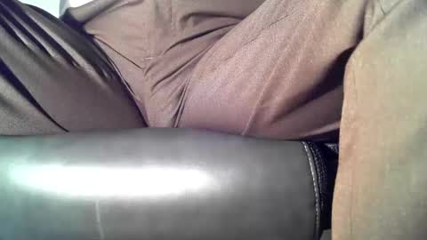 RespectfullyYours69 online show from February 17, 12:59 pm