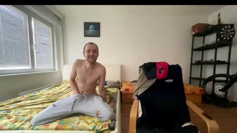 ricciardio online show from October 9, 8:30 am