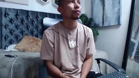 Snapshot of richar_voller chatting on October 6, 11:15 am richar_voller online show from October 6, 11:15 am