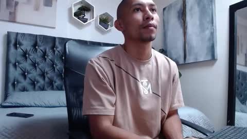 Snapshot of richar_voller chatting on October 19, 1:03 pm richar_voller online show from October 19, 1:03 pm
