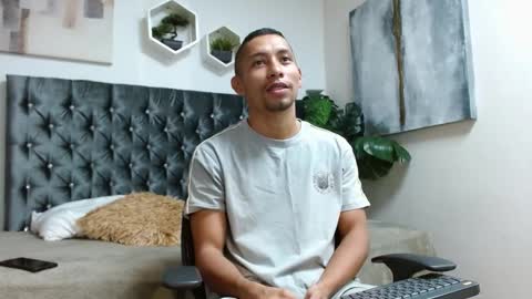Snapshot of richar_voller chatting on September 23, 11:31 am richar_voller online show from September 23, 11:31 am