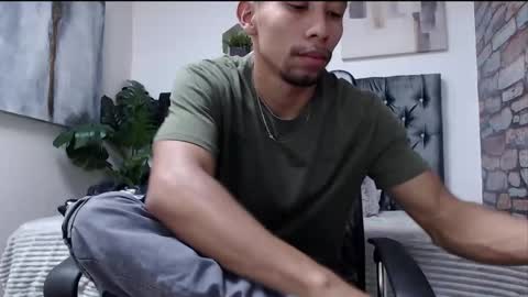 Snapshot of richar_voller chatting on December 23, 11:36 am richar_voller online show from December 23, 11:36 am
