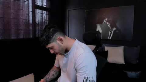 Snapshot of richard_milleer chatting on February 25, 12:45 pm Ricardo online show from February 25, 12:45 pm