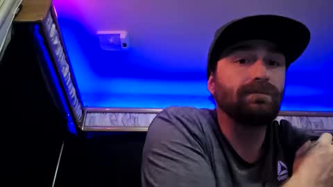 rideatdawn420 online show from October 14, 5:47 am