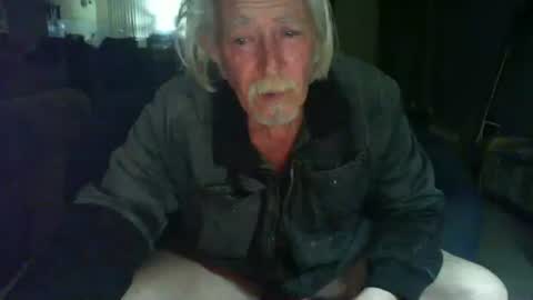 Snapshot of riverratggg chatting on January 1, 9:31 pm riveratggg online show from January 1, 9:31 pm
