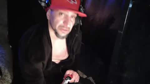 rm_discov3ri33z online show from February 8, 8:31 am