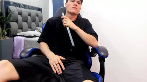 Snapshot of roan_birkin chatting on October 7, 9:08 pm Roan Birkin online show from October 7, 9:08 pm