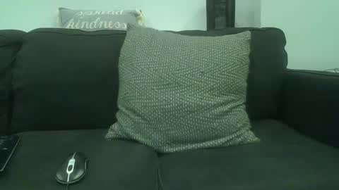 Snapshot of robato2815 chatting on December 10, 11:43 am robato2815 online show from December 10, 11:43 am