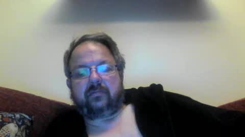 Snapshot of robx32 chatting on December 16, 8:52 am Rob online show from December 16, 8:52 am