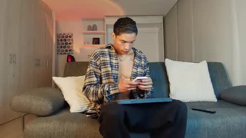 roby_millerr online show from February 20, 12:07 am